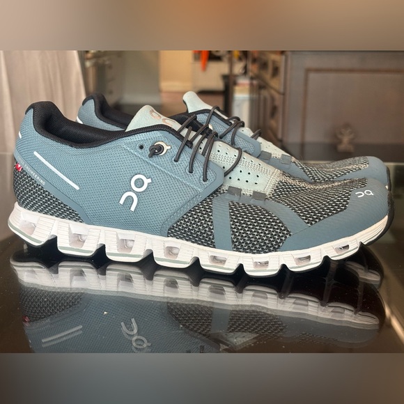 On Cloud - Picture 1 of 14
